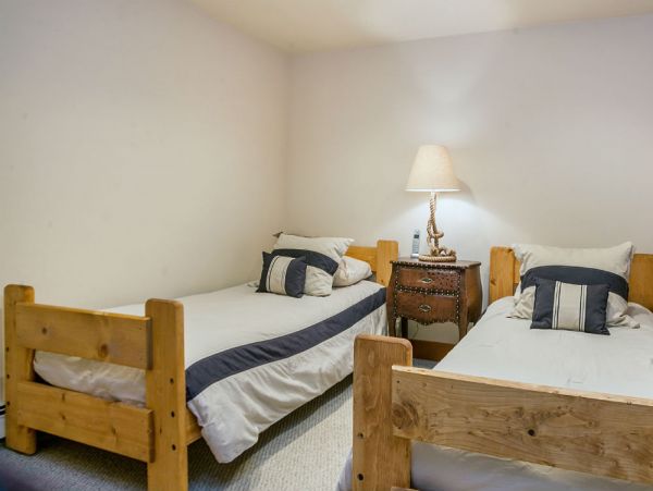 Four Bedroom Vail Vacation Condo Sleeps 8 Guests