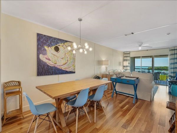 Two Bedroom Vacation Condo in Boca Grande Boat Dock & Lift