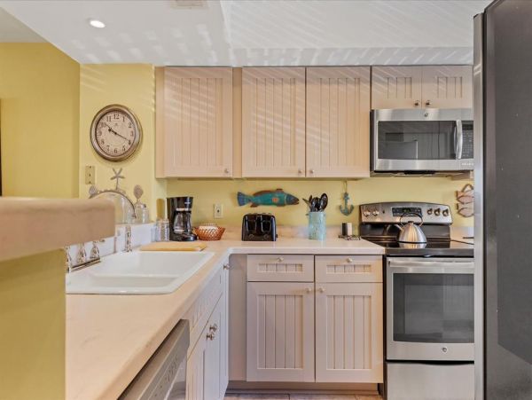 Boca Grande Vacation Condo Two Bedrooms Walk To Beach