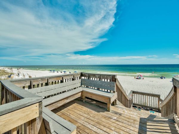 Santa Rosa Beachfront Magnificence & Interior Pool
