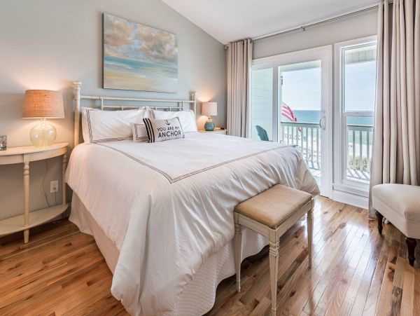 Santa Rosa Beachfront Magnificence & Interior Pool