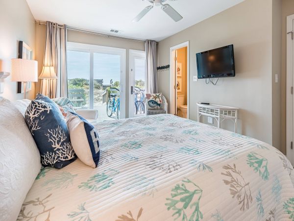 Santa Rosa Beachfront Magnificence & Interior Pool