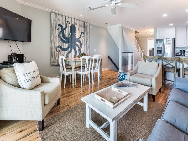 Santa Rosa Beachfront Magnificence & Interior Pool