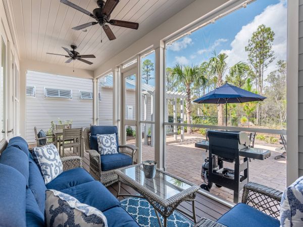 4 bedrooms in Seaside with Golf Cart