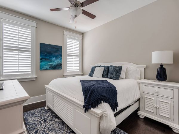 4 bedrooms in Seaside with Golf Cart