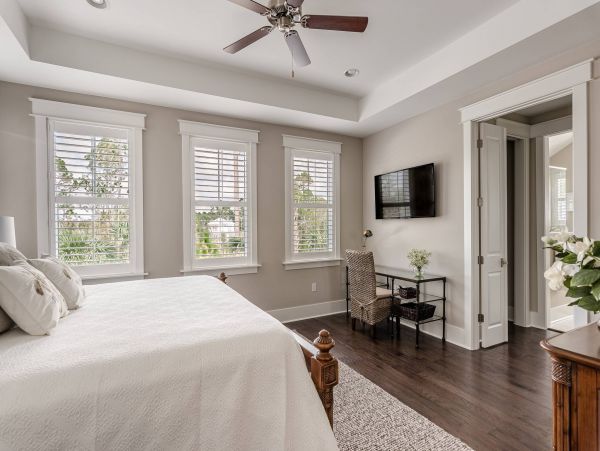 4 bedrooms in Seaside with Golf Cart