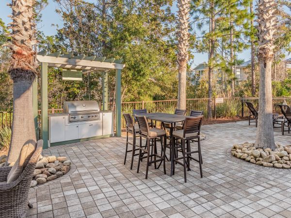 4 bedrooms in Seaside with Golf Cart