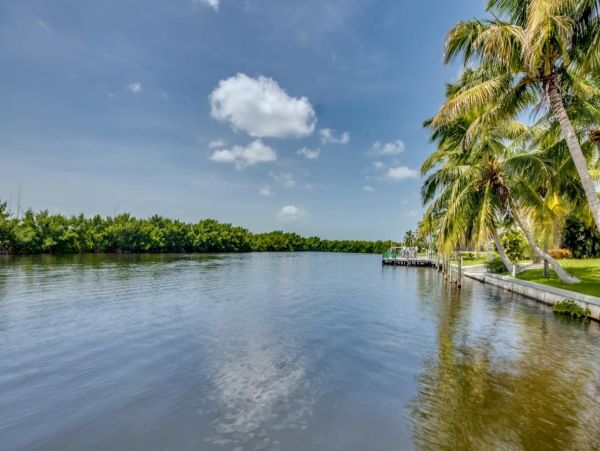 Canalfront Vacation Home in Cape Coral with Pool & Boat Dock