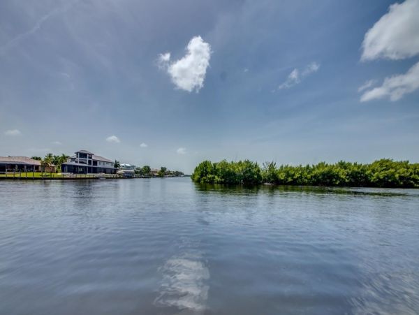 Canalfront Vacation Home in Cape Coral with Pool & Boat Dock