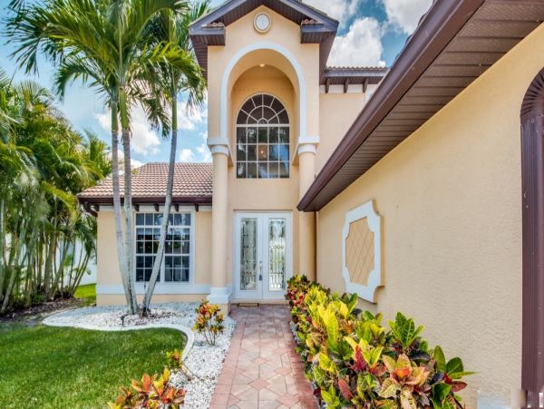 Cape Coral Luxury Vacation Pool Home Four Bedroom