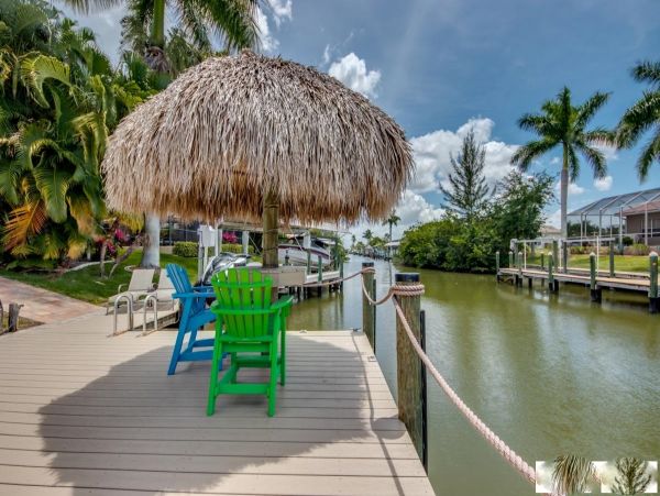 Cape Coral Vacation Home Three Bedrooms & Private Caged Pool