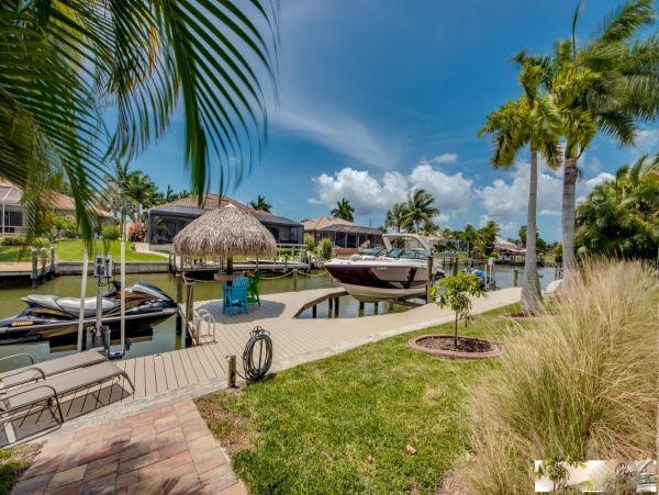 Cape Coral Vacation Home Three Bedrooms & Private Caged Pool