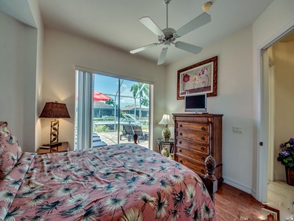 Cape Coral Vacation Home Three Bedrooms & Private Caged Pool