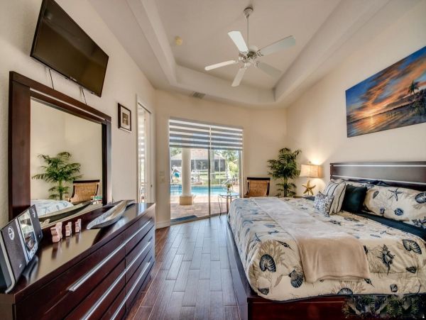 Cape Coral Vacation Home Three Bedrooms & Private Caged Pool