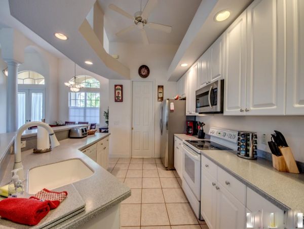 Cape Coral Vacation Home Three Bedrooms & Private Caged Pool