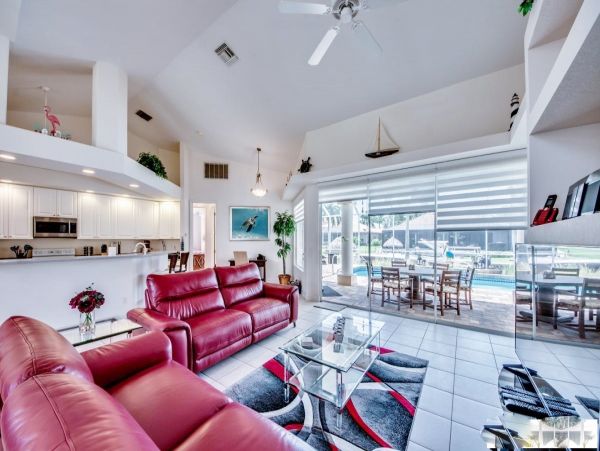 Cape Coral Vacation Home Three Bedrooms & Private Caged Pool