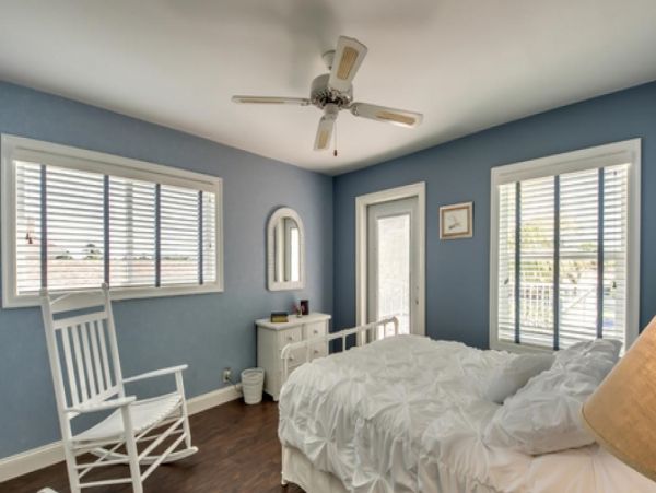 Gorgeous Canalfront Vacation Villa in Cape Coral with Pool & Dock