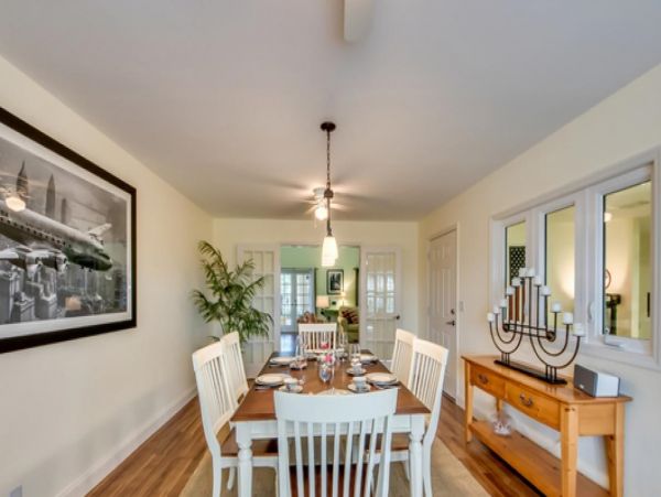 Gorgeous Canalfront Vacation Villa in Cape Coral with Pool & Dock