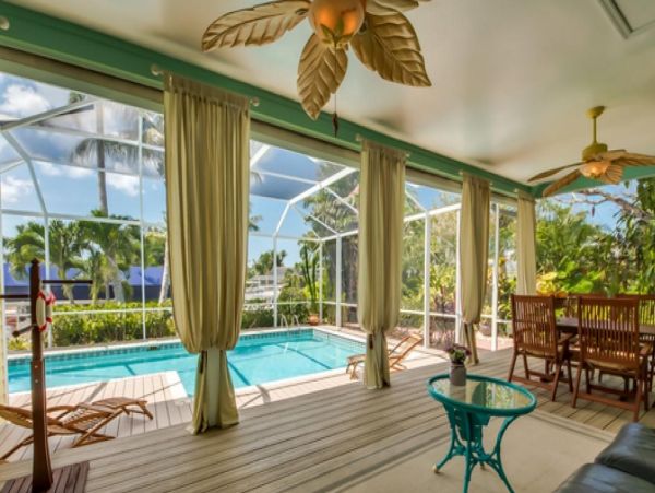 Gorgeous Canalfront Vacation Villa in Cape Coral with Pool & Dock