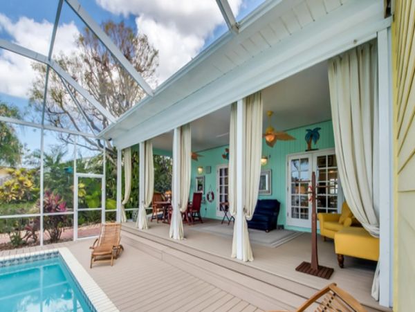 Gorgeous Canalfront Vacation Villa in Cape Coral with Pool & Dock