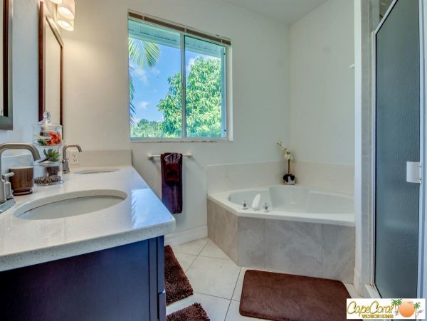 Cape Coral Home 974059