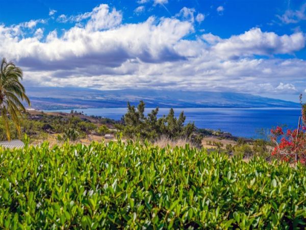Luxurious Waimea Vacation Rental with Ocean Views