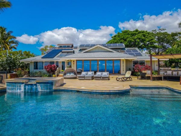 Luxurious Waimea Vacation Rental with Ocean Views