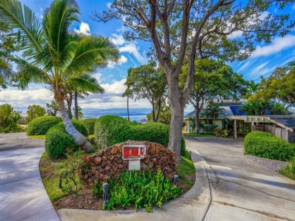 Luxurious Waimea Vacation Rental with Ocean Views