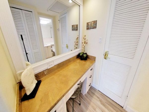 Miami Beach Condo 974105