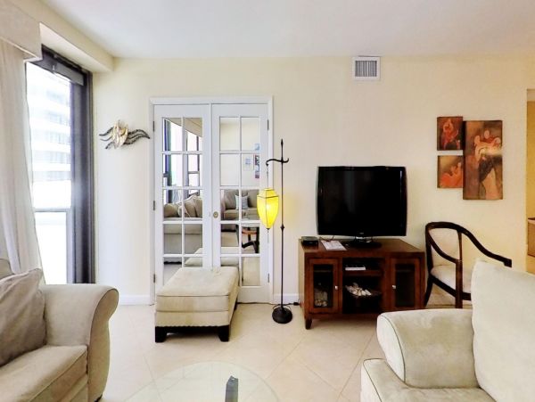 Miami Beach Condo 974105