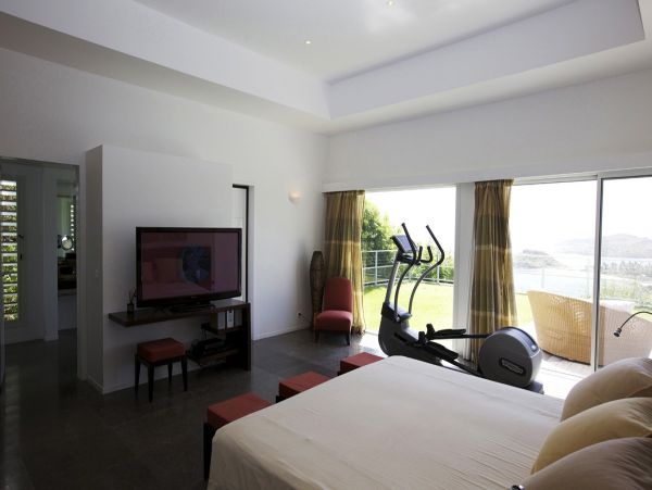 St. Barts Home 974611
