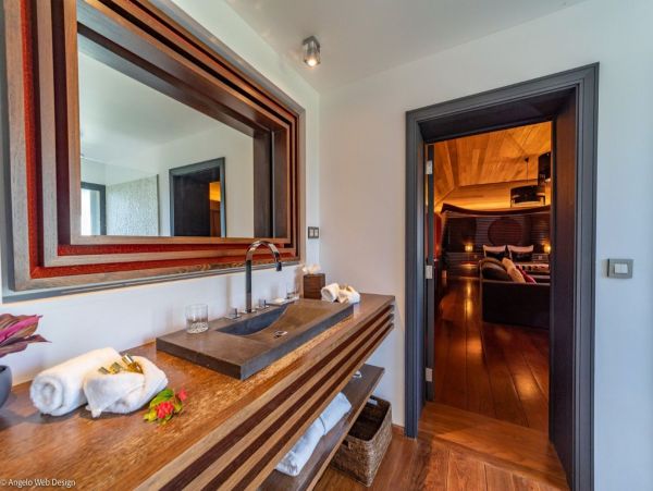 St. Barts Home 974631