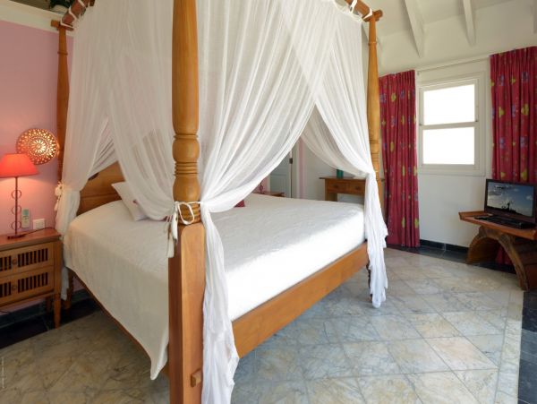 St. Barts Home 974821