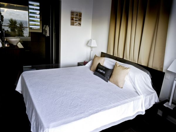 St. Barts Home 974831