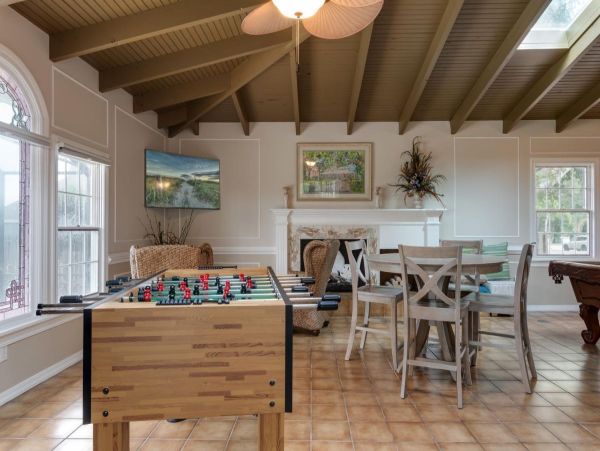 Luxurious Palma Sola Bay Vacation Home - Private Pool & Dock