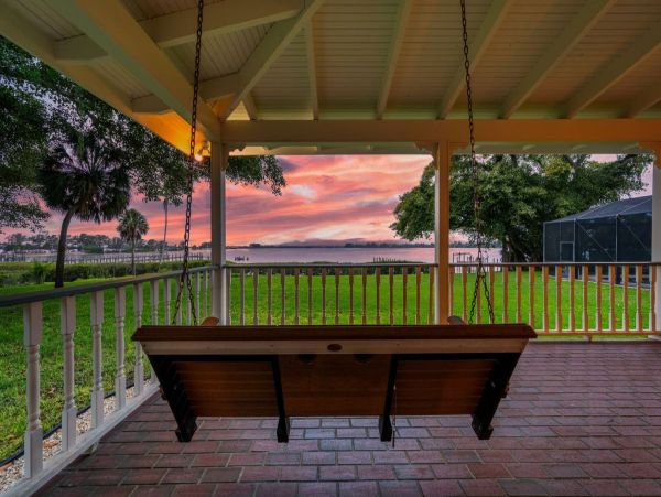 Luxurious Palma Sola Bay Vacation Home - Private Pool & Dock
