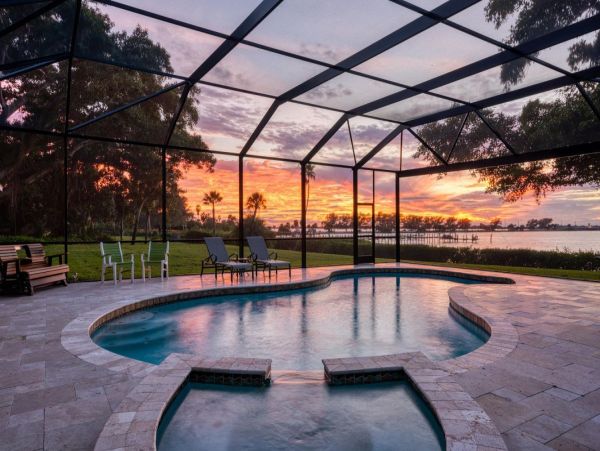 Luxurious Palma Sola Bay Vacation Home - Private Pool & Dock