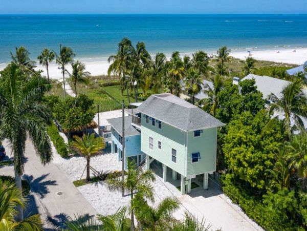 Right On The Beach 4 Bedroom Home on Fort Myers Beach