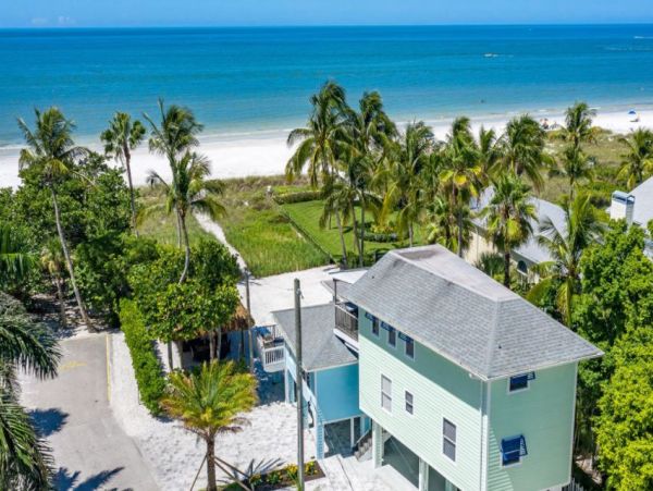 Right On The Beach 4 Bedroom Home on Fort Myers Beach