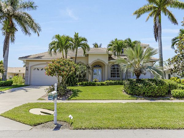 Luxurious Marco Island Pool Home