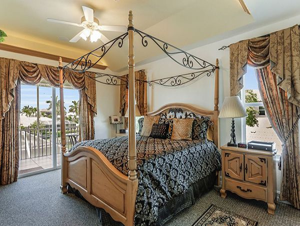 Luxurious Marco Island Pool Home