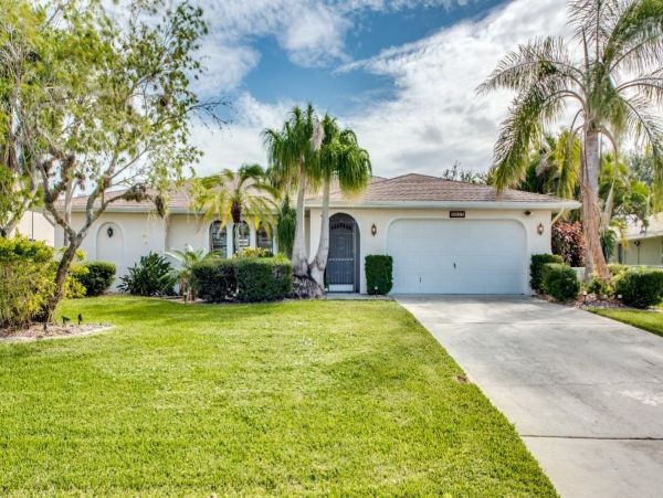 Cape Coral Pool Home Great location & Amenities