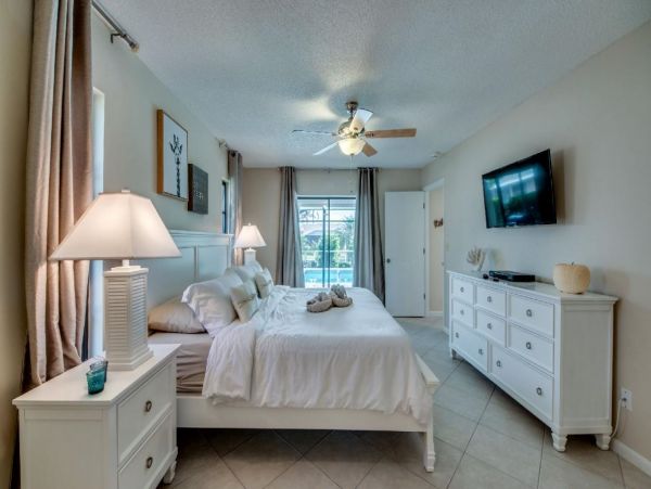 Cape Coral Pool Home Great location & Amenities