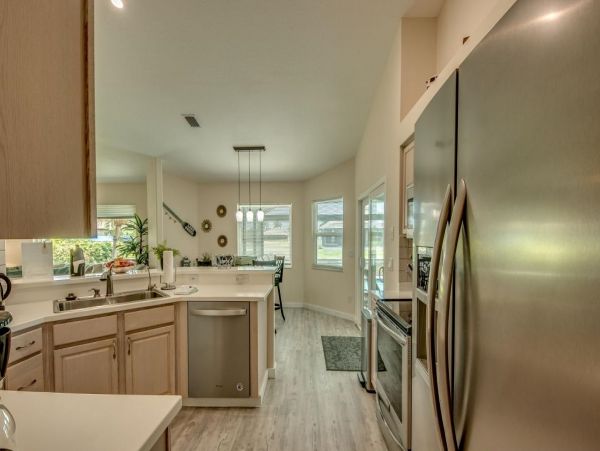 Canal-front Lovely Vacation Home in Cape Coral