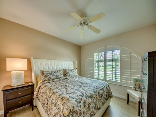 Canal-front Lovely Vacation Home in Cape Coral
