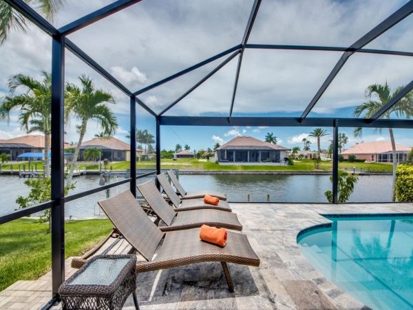 Canal-front Lovely Vacation Home in Cape Coral