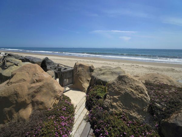 On Beach Carlpinteria Vacation Home Two Bedroom