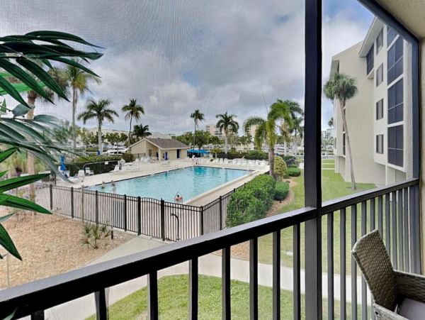 Fort Myers Vacation Condo Two Bedroom