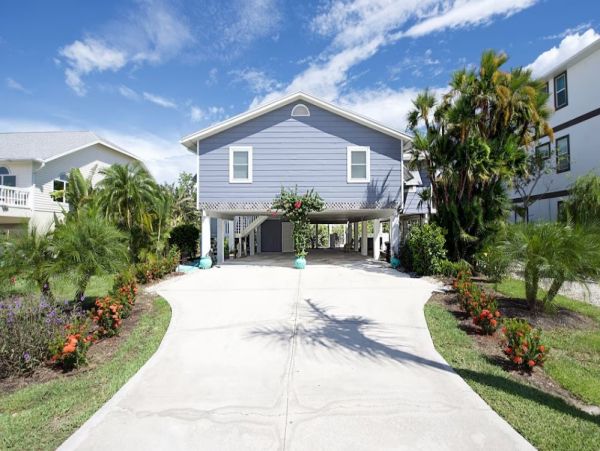 Fort Myers Vacation Pool Home Walk to Beach Three Bedroom