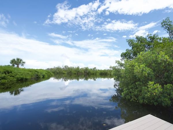 Fort Myers Vacation Pool Home Walk to Beach Three Bedroom
